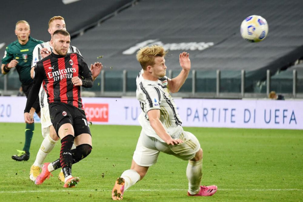 关于克罗托内客场惜败都灵，球队备战未来挑战的信息