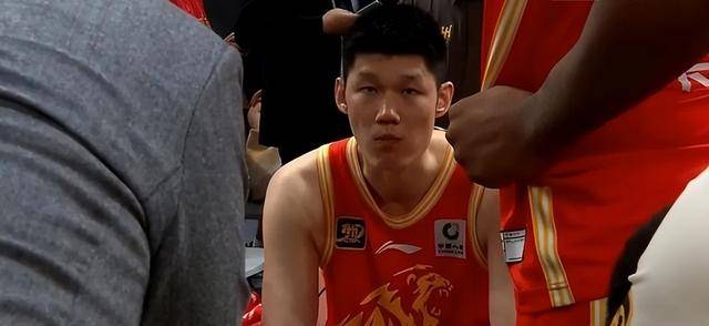 Ming在西班牙队比赛中连败，惊险取胜引发热议！